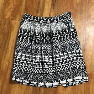 Mossimo Highwaisted Skirt with pockets size 4